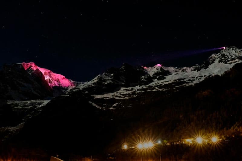Proiettori per proiezioni a lunga distanza sul Monte Bianco